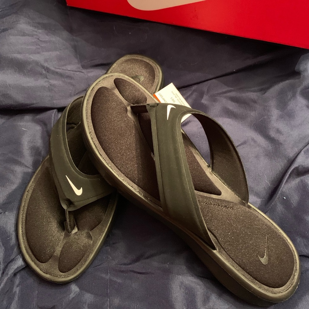 NIKE Women’s Slides